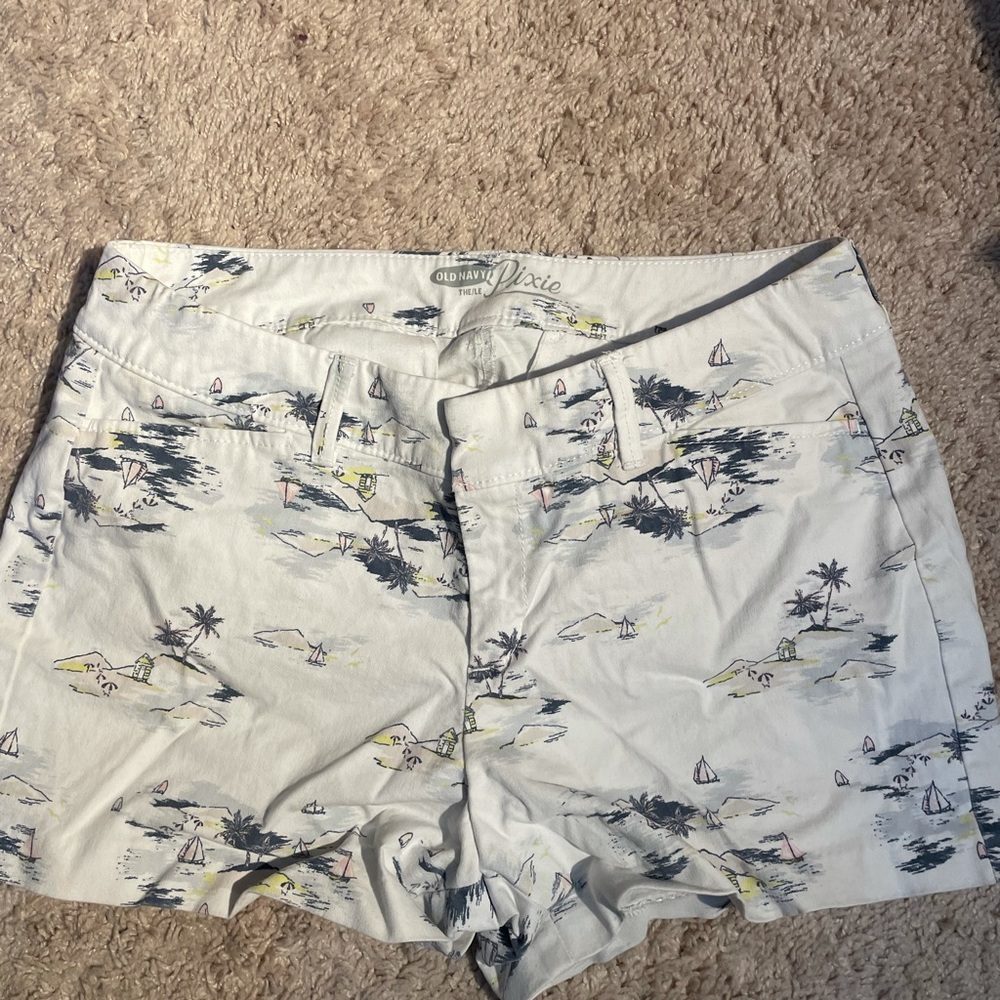 Cute old navy summer shorts, Size 2 Regular